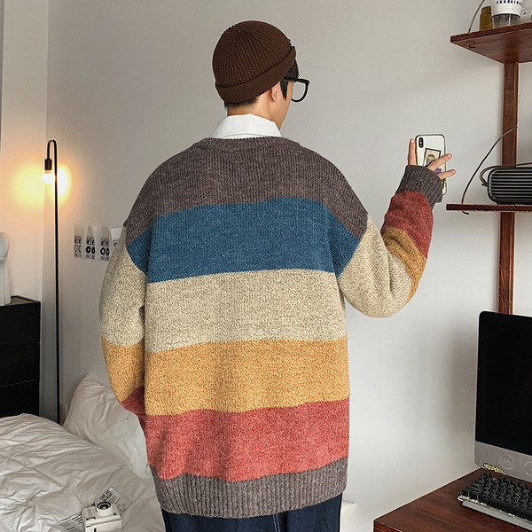 Színes férfi pulóver széles modell, hosszú ujjal