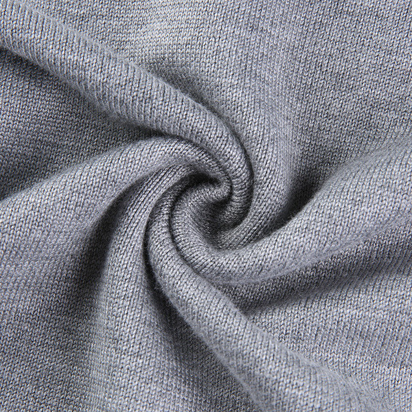 Őszi vékony pulóver ovális nyakkivágással