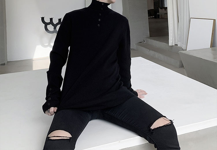 Férfi alkalmi pulóver gombokkal és magas pólógallérral