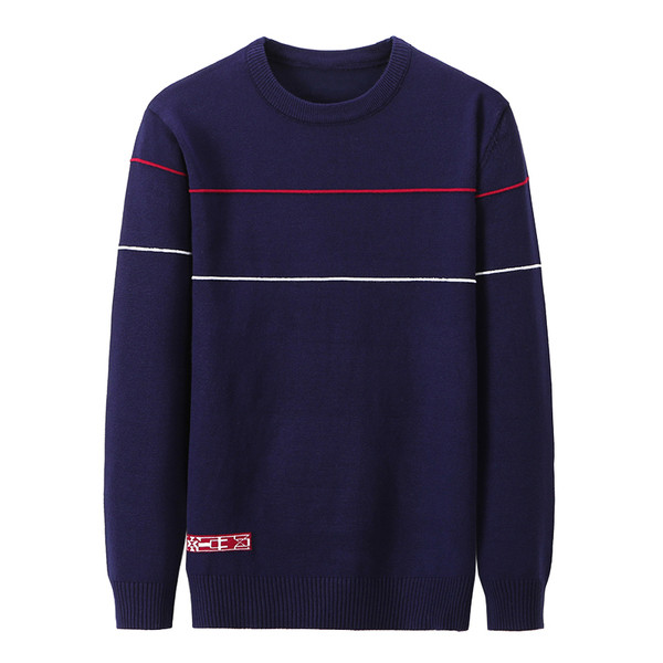 Testhezálló csíkos férfi pulóver ovális nyakkivágással