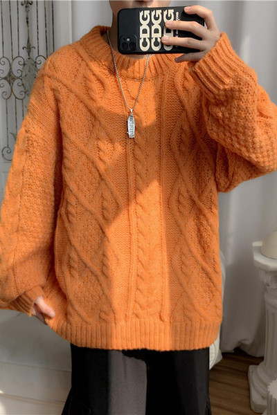 Férfi téli pulóver ovális nyakkivágással, széles modellel