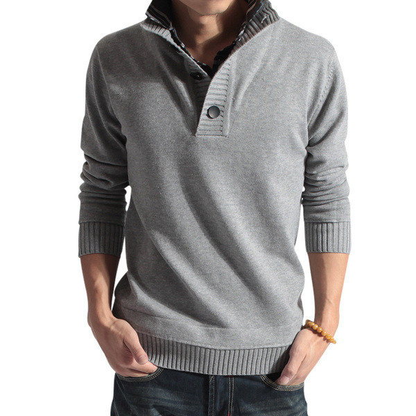 Őszi férfi pulóver V-nyakkal és gombokkal