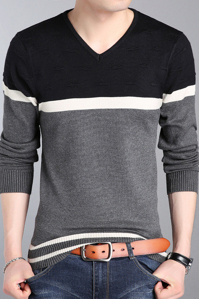 Őszi csíkos pulóver spitz nyakkivágással