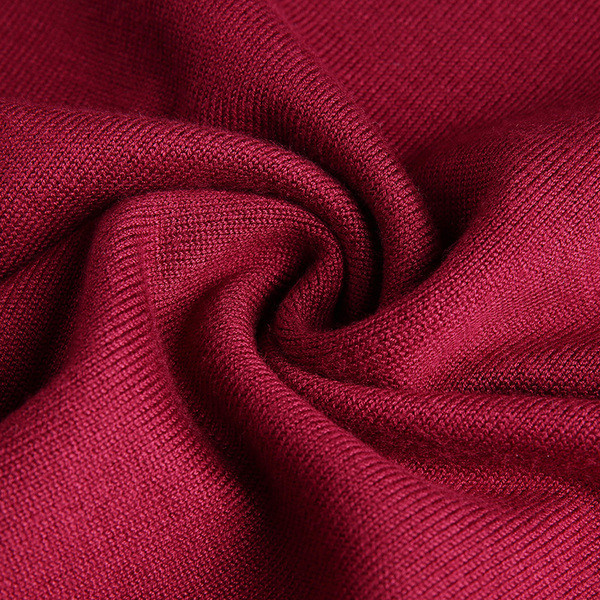 Őszi csíkos pulóver spitz nyakkivágással