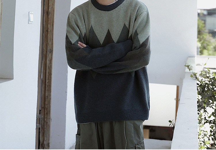 Aktuális férfi pulóver széles modell