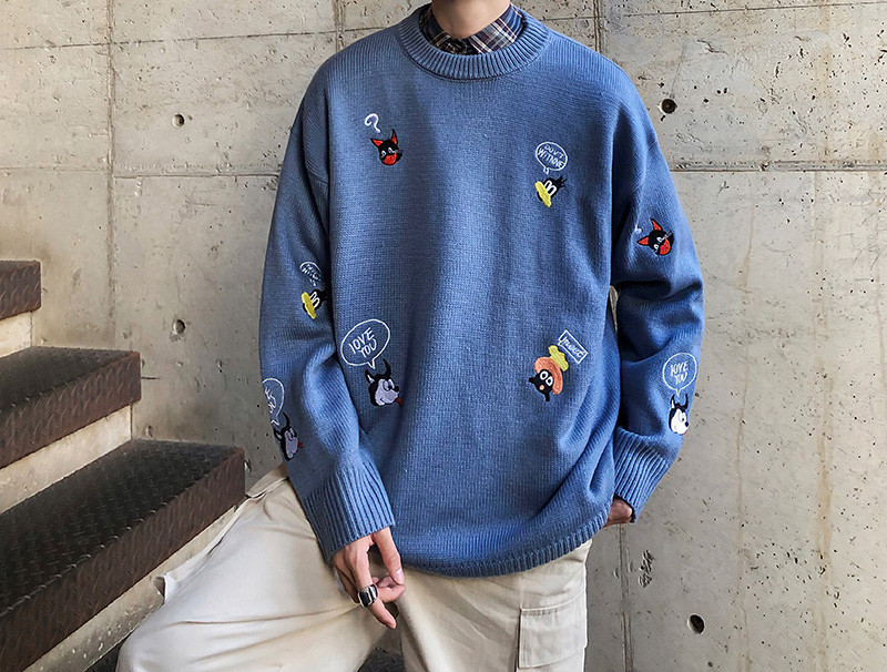 Φαρδύ ανδρικό πουλόβερ  με κεντήματα