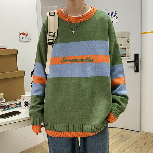 Ingyenes modell férfi pulóver felirattal