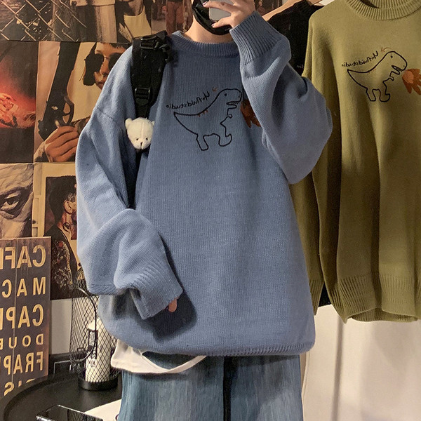 Ανδρικό πουλόβερ με οβάλ λαιμόκοψη και απλικέ δεινοσαύρων