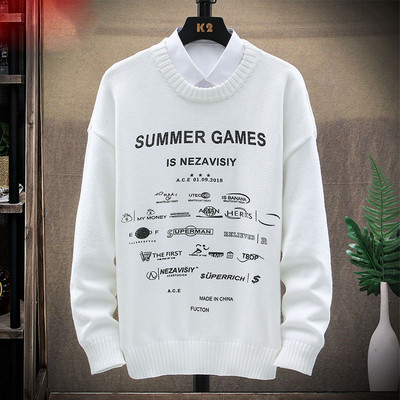 Modern férfi pulóver feliratokkal és ovális nyakkivágással