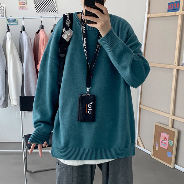 Egyszínű férfi pulóver ovális nyakkivágással - ingyenes modell