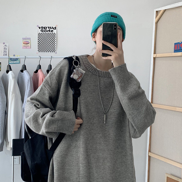 Egyszínű férfi pulóver ovális nyakkivágással - ingyenes modell