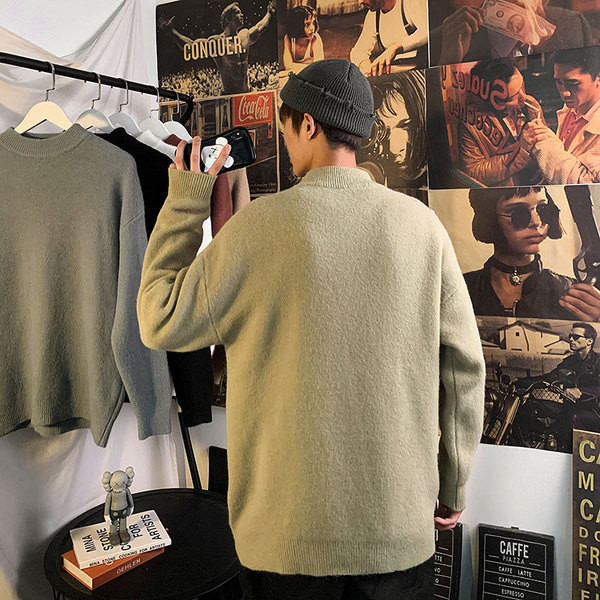 Férfi pulóver sima modell szabad szabással