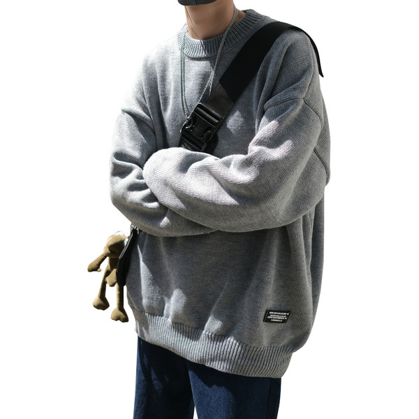 Széles modell férfi téli pulóver emblémával