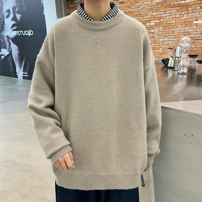 Ingyenes modell férfi téli pulóver magas gallérral