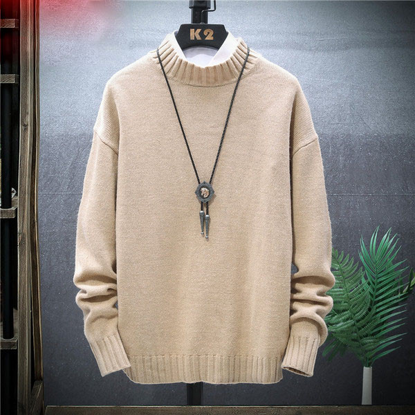 Férfi egyszínű pulóver alacsony gallérral