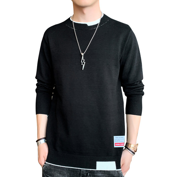 Alkalmi férfi pulóver kerek nyakkivágással és emblémával