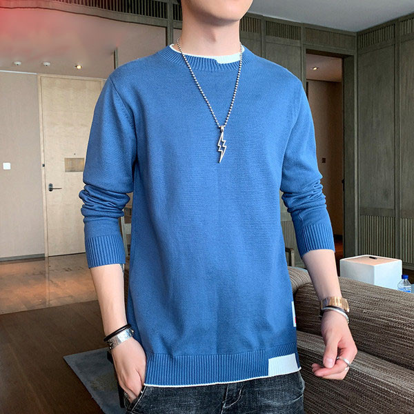 Alkalmi férfi pulóver kerek nyakkivágással és emblémával