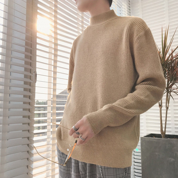 Ingyenes modell férfi egyszínű pulóver