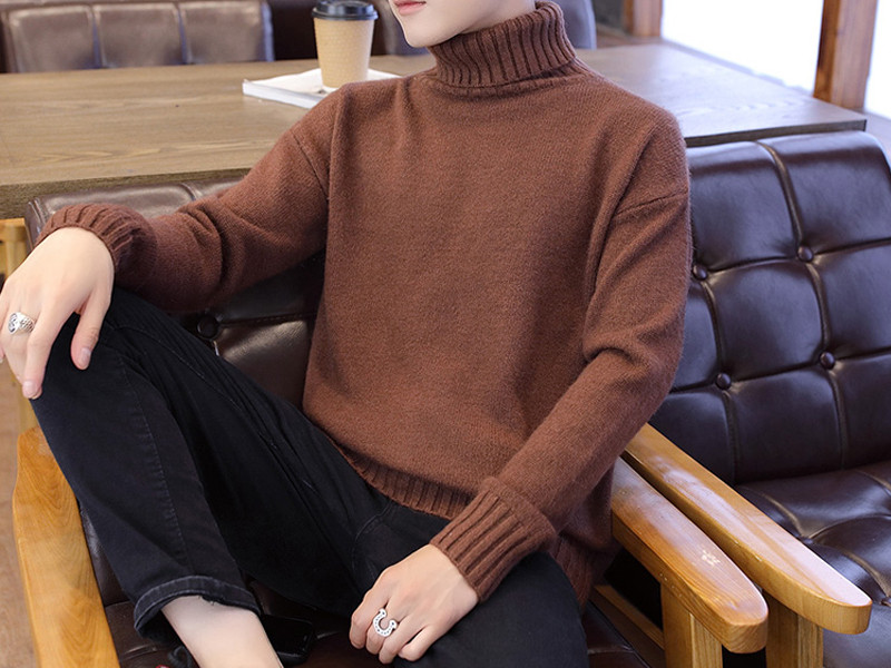 Férfi kötött téli pulóver magas gallérral