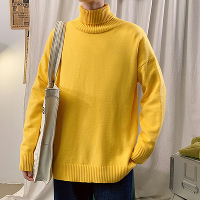 Széles férfi pulóver magas gallérral