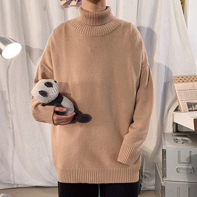 Széles férfi pulóver magas gallérral