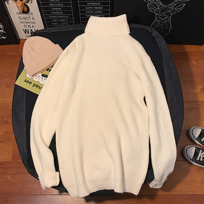 Széles pulóver magas gallérral férfiaknak