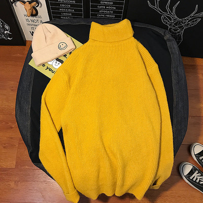 Széles pulóver magas gallérral férfiaknak