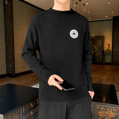 Muški casual džemper s ovalnim izrezom i vezom - više modela