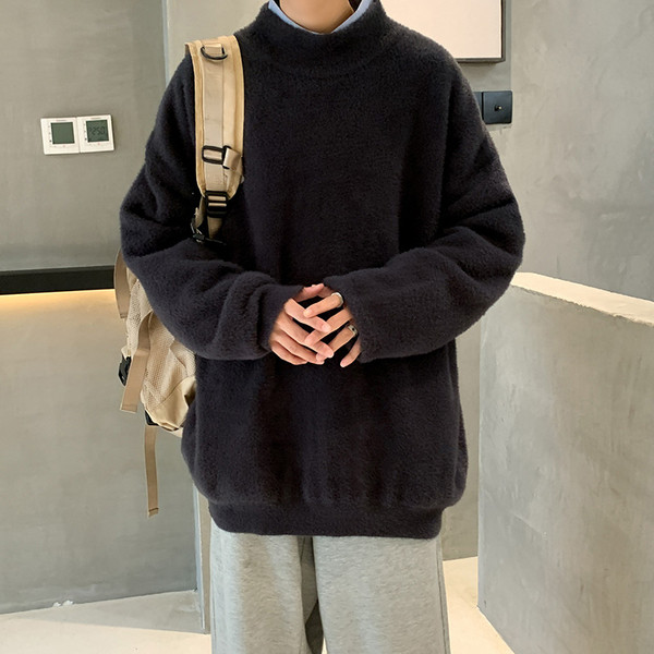 Pehelyszerű férfi pulóver alacsony gallérral - szabad modell