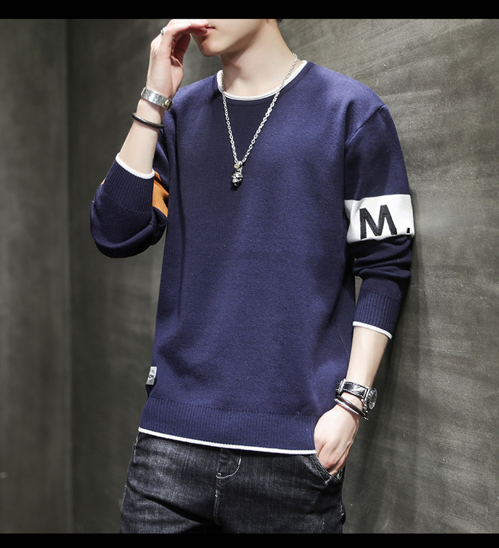 Férfi kötött pulóver, ujján felirattal