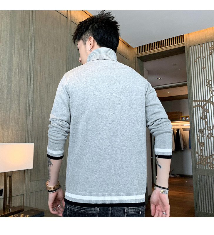 Ανδρικό ριγέ λεπτό πλεκτό πουλόβερ με γιακά