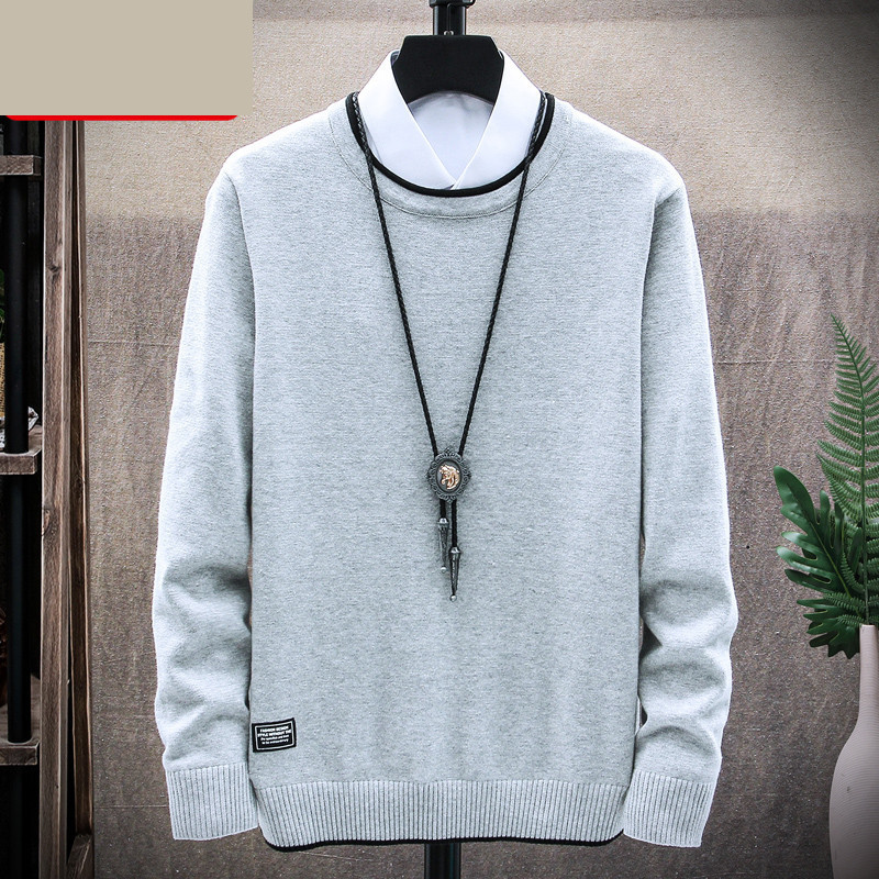 Sima férfi pulóver modell emblémával