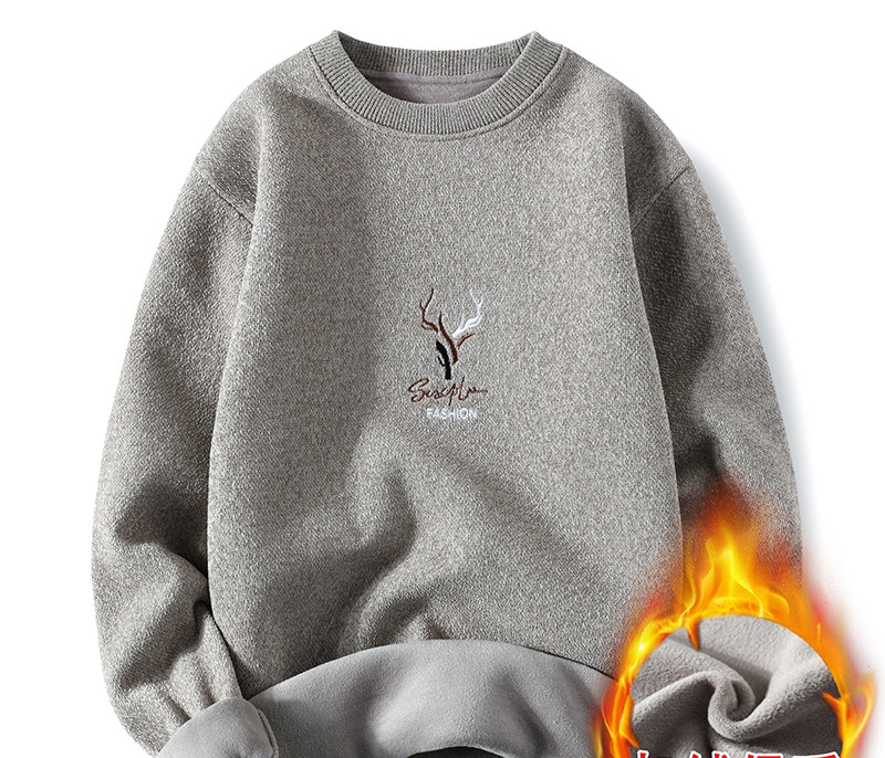 Férfi pulóver ovális nyakkivágással, többféle modellben