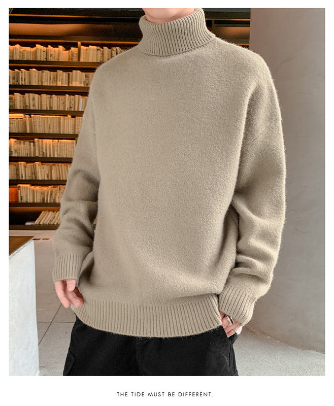 Pehelyszínű férfi pulóver többféle modellben