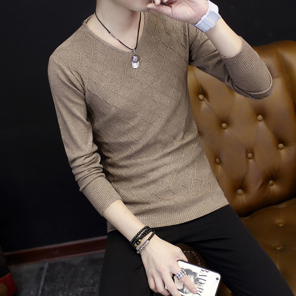 Novi model muškog zimskog džempera sa V izrezom