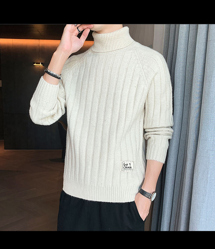 Vastag férfi pulóver pólógallérral és emblémával