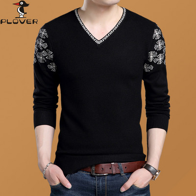 Vékony férfi pulóver spitz nyakkivágással - különböző modellek