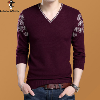 Vékony férfi pulóver spitz nyakkivágással - különböző modellek