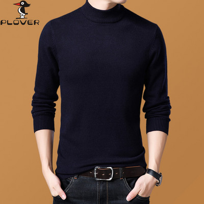 Vékony férfi pulóver spitz nyakkivágással - különböző modellek