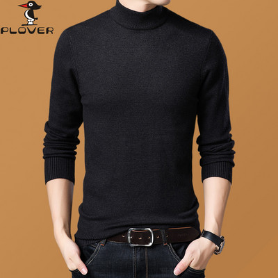 Vékony férfi pulóver spitz nyakkivágással - különböző modellek