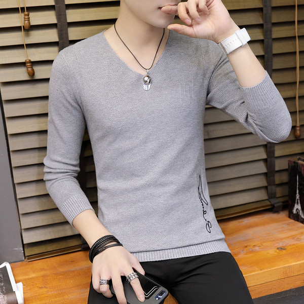 Ενσωματωμένο λεπτό πουλόβερ με ντεκολτέ