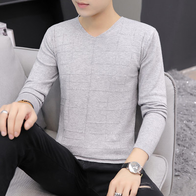 Tanak jesenski pulover za muškarce sa špic izrezom