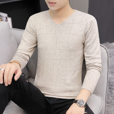 Tanak jesenski pulover za muškarce sa špic izrezom