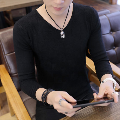 Tanak jesenski pulover za muškarce sa špic izrezom