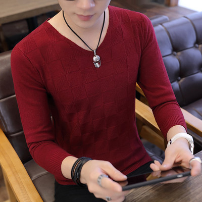 Tanak jesenski pulover za muškarce sa špic izrezom