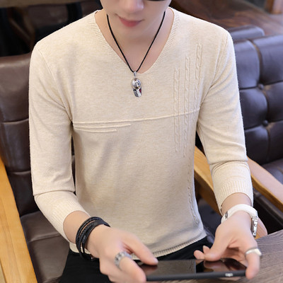 Tanak jesenski pulover za muškarce sa špic izrezom