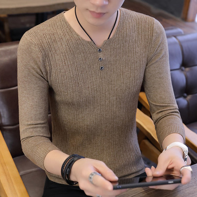 Tanak jesenski pulover za muškarce sa špic izrezom