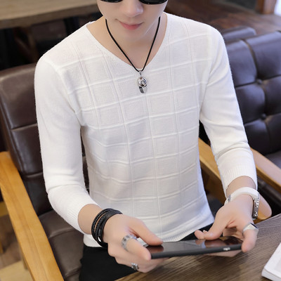 Tanak jesenski pulover za muškarce sa špic izrezom