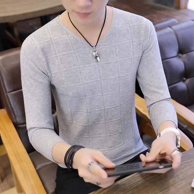 Tanak jesenski pulover za muškarce sa špic izrezom