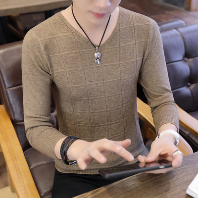 Tanak jesenski pulover za muškarce sa špic izrezom